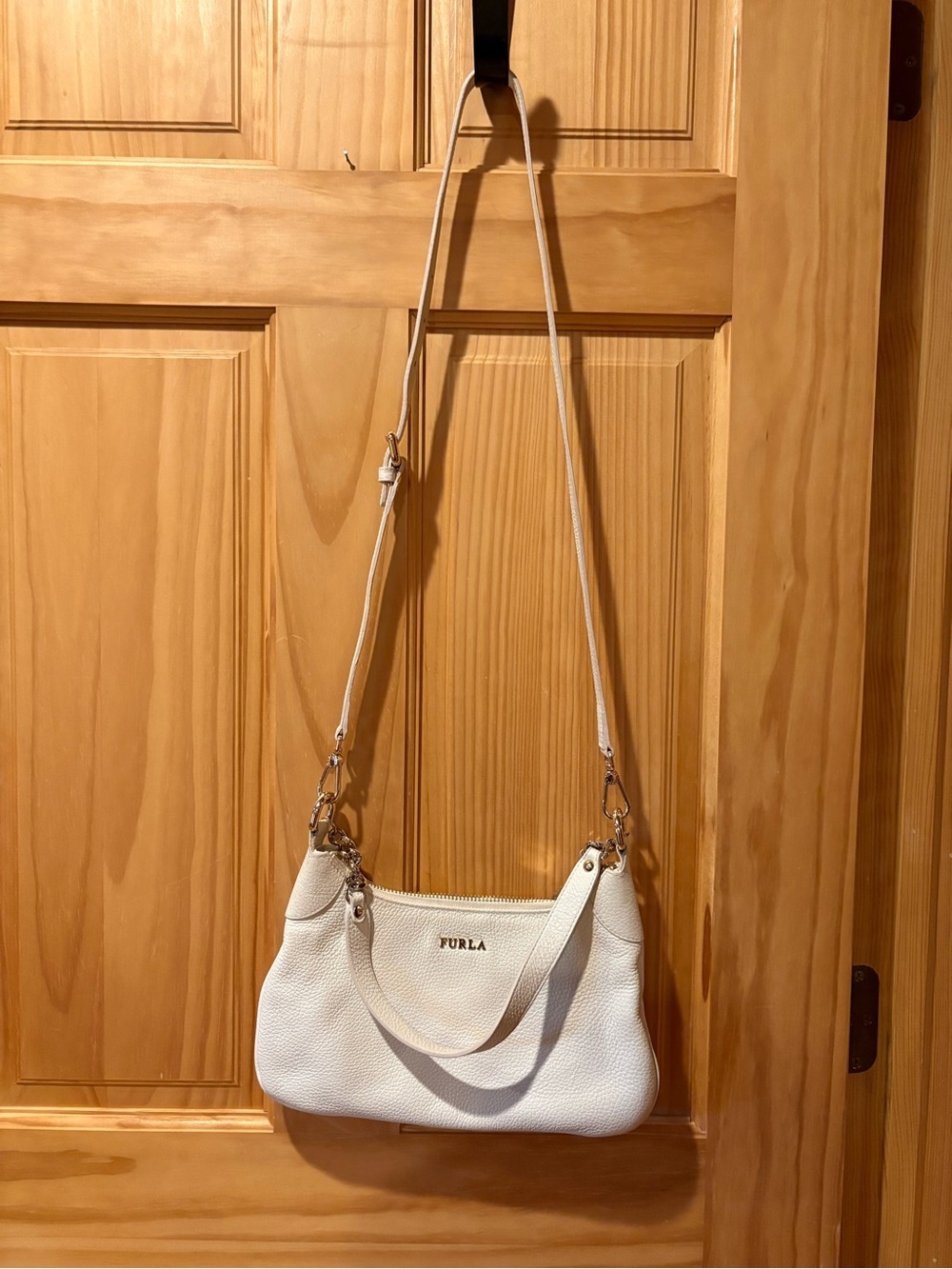 Furla White Pebbled Leather crossbody bag/shoulder bag